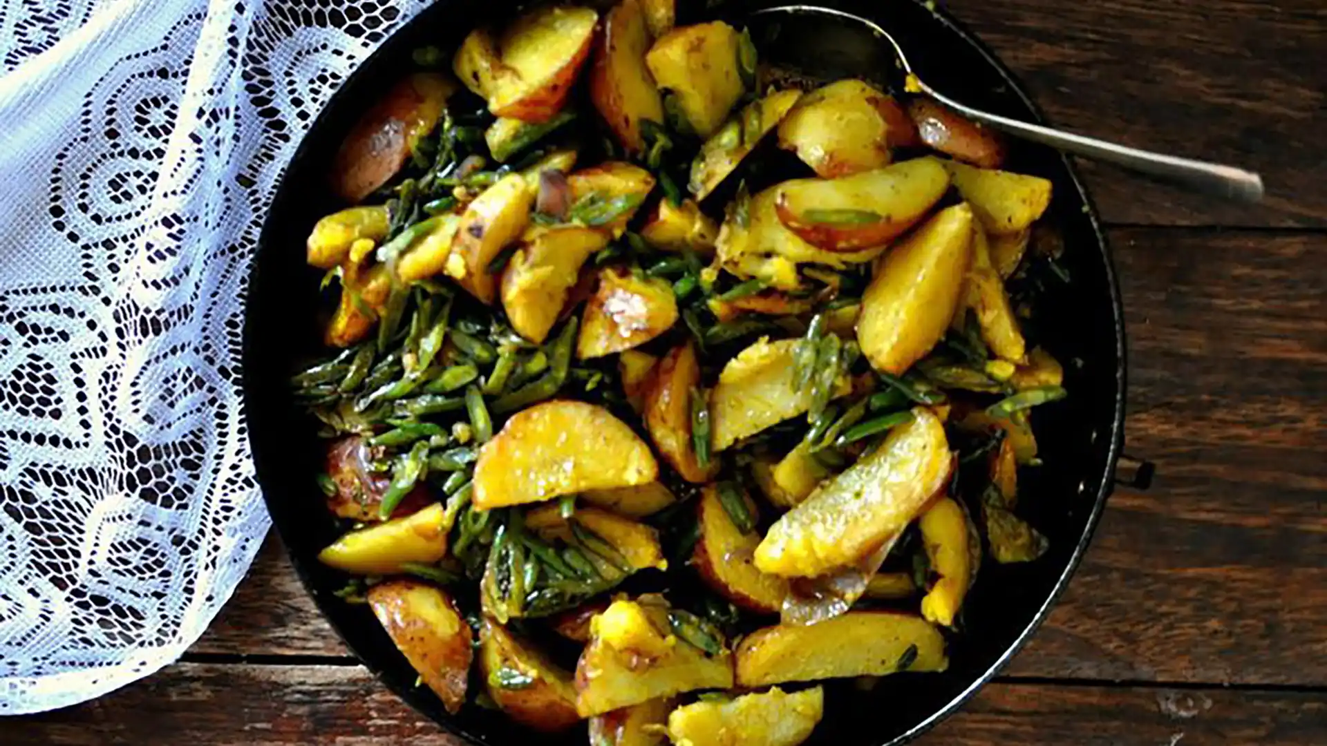 Lemon Grass Palm Oil Pan-Fried PLemon Grass Palm Oil Pan-Fried Potato Wedges