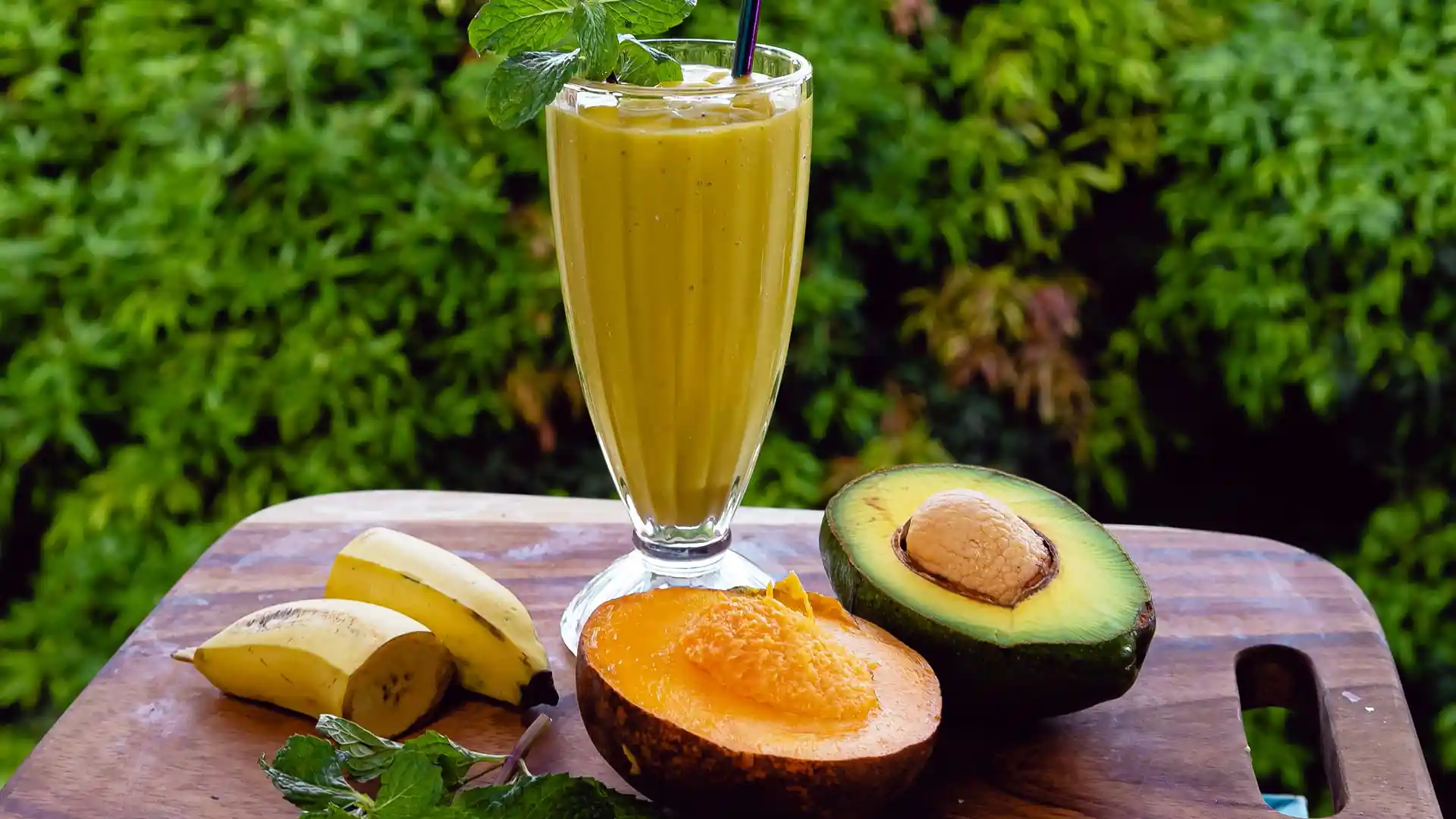 Day 2: Breakfast – Avocado & Mango Smoothie